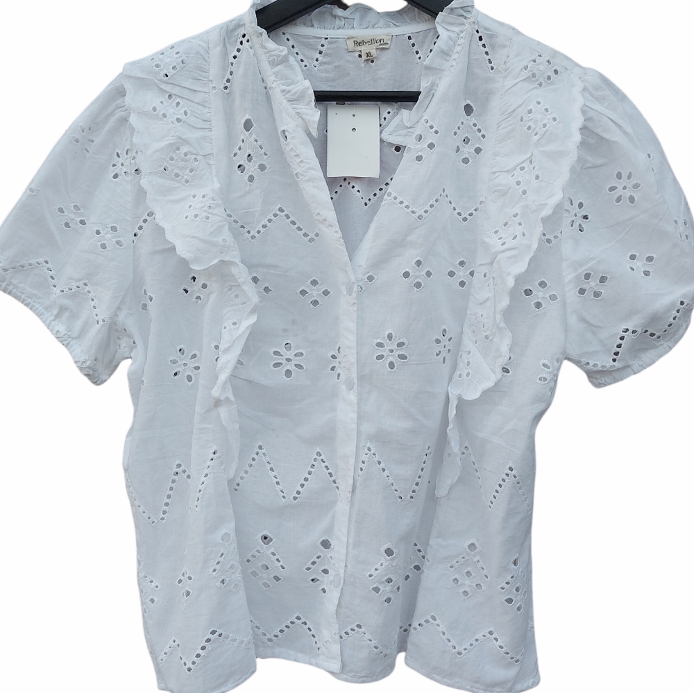 Rebellion again short sleeve lace blouse - Picture 1 of 5
